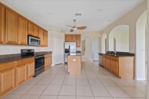 10616 Liberty Bell Drive, Tampa FL - photo 12 of 57