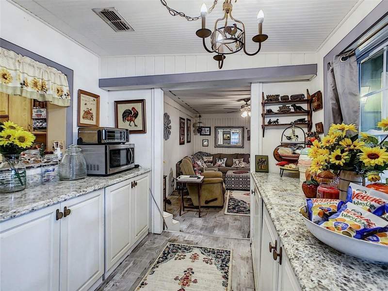 4 bedroom Single Family Residence at 2410 E Church Street, Rolando Estates, Orlando — photo 3