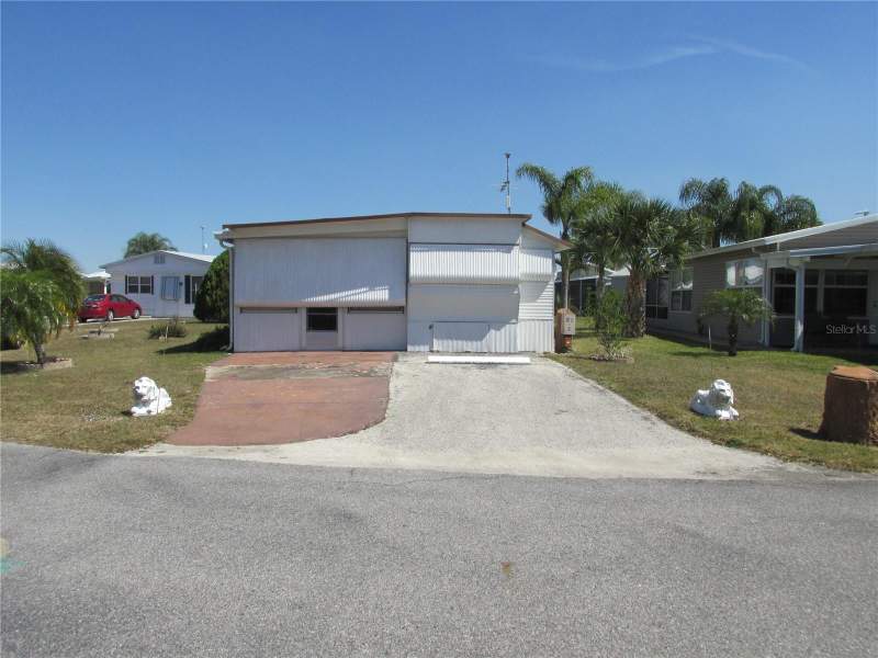 2 bedroom Manufactured Home at 10 Red Quill Circle, Saddlebag Lake, Lake Wales — photo 2