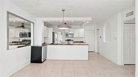777 John Ringling Boulevard #2, Sarasota FL - photo 10 of 64