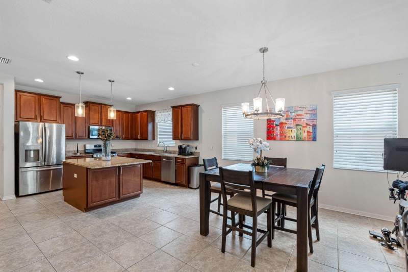 3 bedroom Single Family Residence at 15913 Oakleaf Run Drive, Starling At Fishhawk Ph Ia, Lithia — photo 4