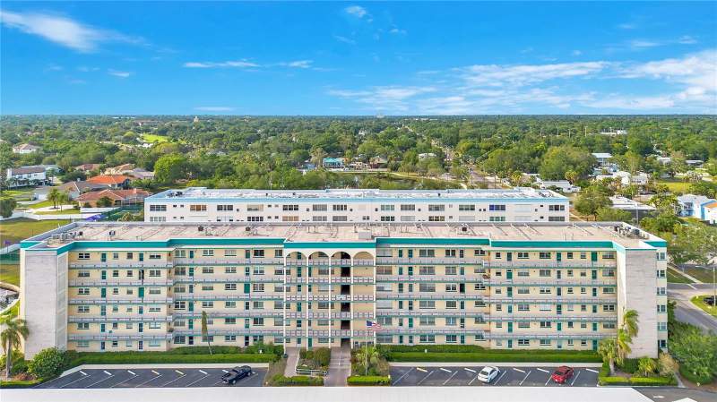 2 bedroom Condominium at 2960 59th Street #405, Town Shores Of Gulfport, Gulfport — photo 4