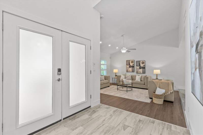 4 bedroom Single Family Residence at 13915 Whisperwood Drive, Feather Sound Custom Home Site, Clearwater — photo 4