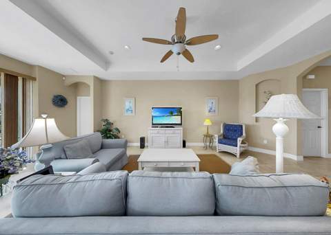 916 Spindle Palm Way, Apollo Beach FL - photo 9 of 41