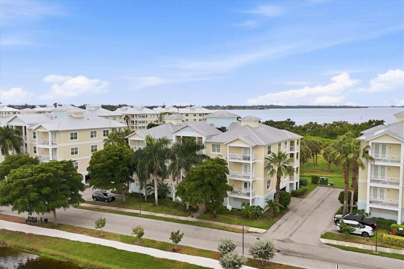 3 bedroom Condominium at 7820 34th Avenue #201, Palma Sola Bay Club Ph 1, Bradenton — photo 2