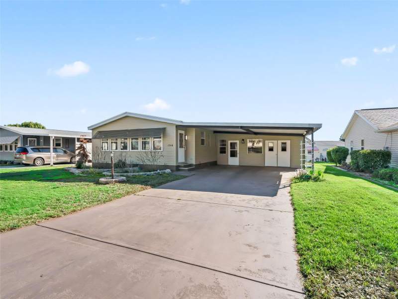 2 bedroom Manufactured Home at 1514 Hillcrest Drive, Lady Lake Orange Blossom Gardens Unit 10, Lady Lake — photo 2