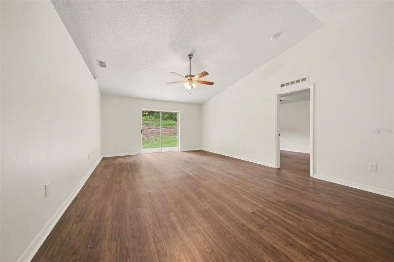 3 bedroom Single Family Residence at 909 Bristle Cone Court, Minneola Pine Bluff Ph 01 Lt 01 Orb 2020, Minneola — photo 3