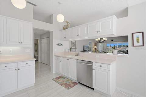 4214 Caddie Drive #204, Bradenton FL - photo 9 of 46