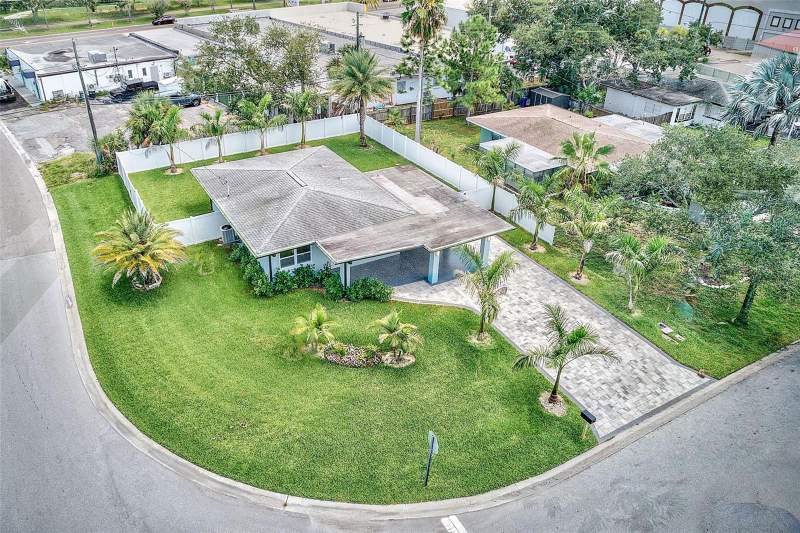 2 bedroom Single Family Residence at 2425 Baywood Drive, Baywood Shores, Dunedin — photo 3
