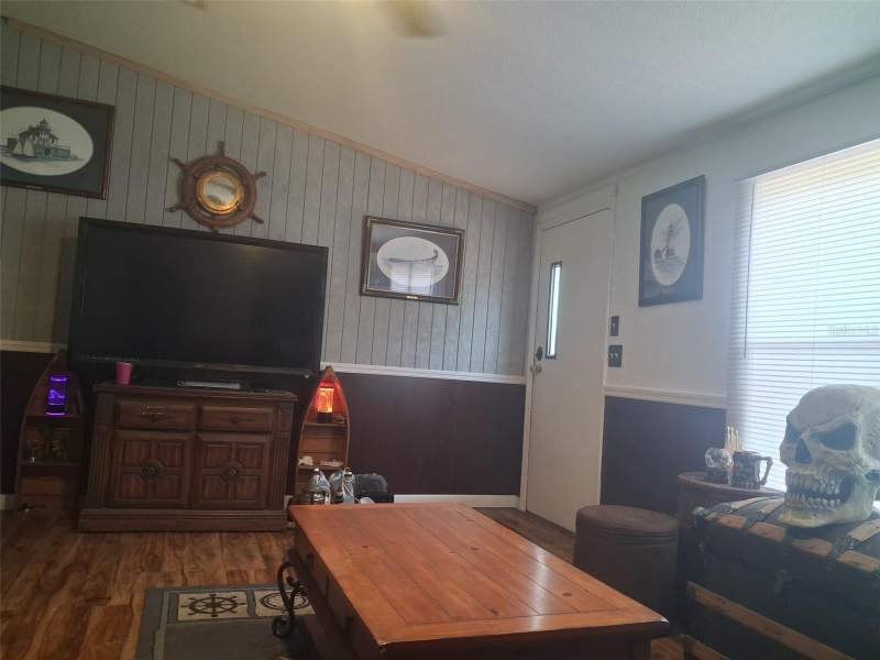 4 bedroom Manufactured Home at 631 NE 674th Street, Rambling Woods, Old Town — photo 3