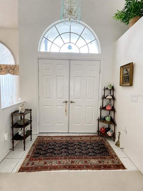 6513 Cardinal Crest Drive, New Port Richey FL - photo 6 of 46