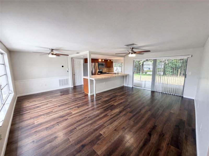 2 bedroom Single Family Residence at 3400 Bainbridge Drive, Beacon Square, Holiday — photo 3