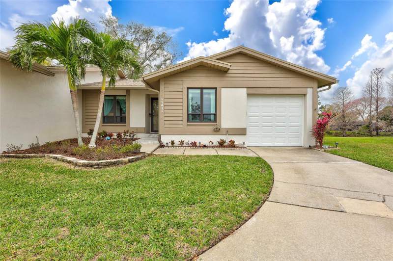 Oak Park VillasCondos for Sale in Largo, FL