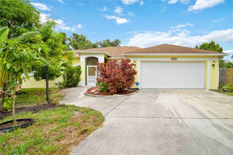 3 bedroom Single Family Residence at 5631 Bent Oak Drive, Colonial Oaks, Sarasota — photo 2