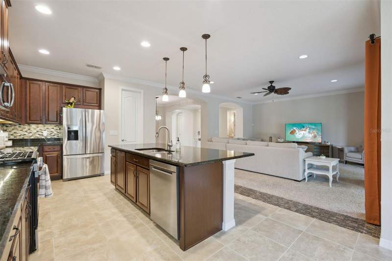 4 bedroom Single Family Residence at 588 Autumn Ash Drive, Highland Ranch Primary Ph 1, Clermont — photo 3