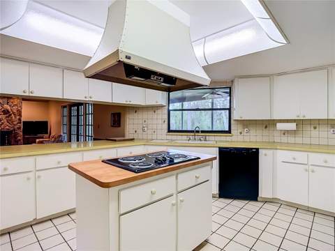 10050 Deer Lane, New Port Richey FL - photo 16 of 30