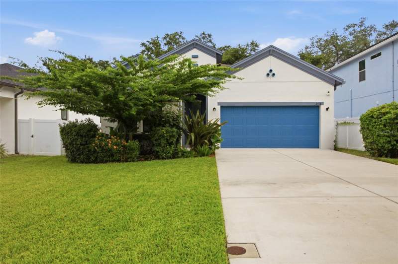 3 bedroom Single Family Residence at 2516 W Curtis Street, Rose Garden Acres, Tampa — photo 2
