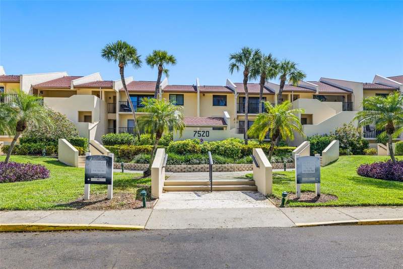 7520 SUNSHINE SKYWAY LANE #T22 home for sale in Seapointe Terrace Condo