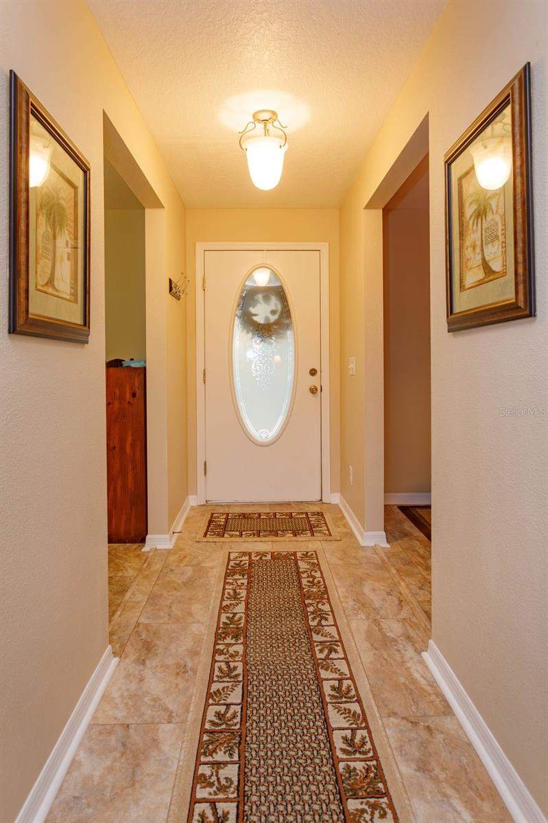 3 bedroom Single Family Residence at 24353 Calusa Boulevard, Village At Black Bear Unit 02 Lt 94 Pb 51, Eustis — photo 3