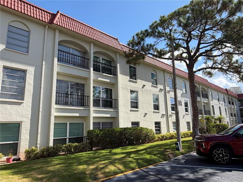 2 bedroom Condominium at 2700 Bayshore Boulevard #2108, Mediterranean Manors, Dunedin — photo 2