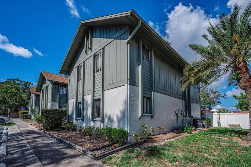2 bedroom Condominium at 1960 Union Street #5, Oak Lake Park Condo, Clearwater — photo 3