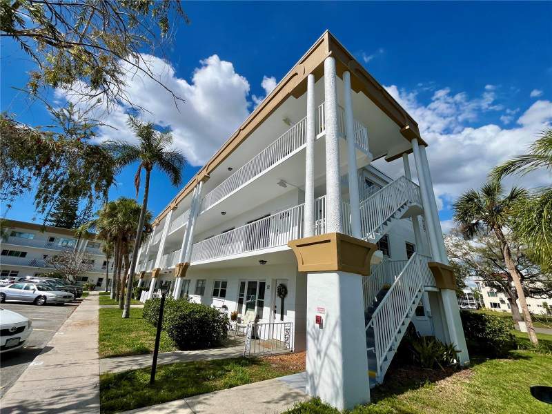 2 bedroom Condominium at 2430 Brazilia Drive #44, On Top Of The World, Clearwater — photo 3