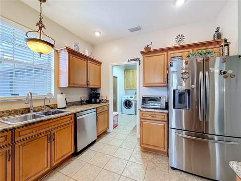 803 Crestview Circle, Wildwood FL - photo 15 of 52