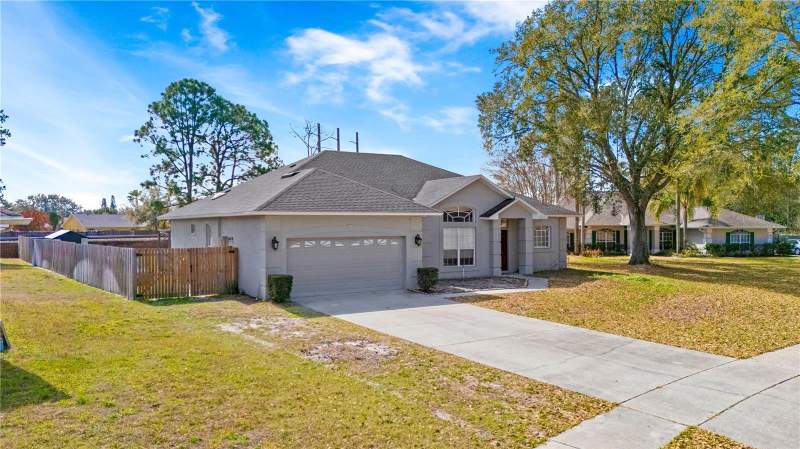 4 bedroom Single Family Residence at 134 Estates Circle, Crystal Lake Estates, Lake Mary — photo 2