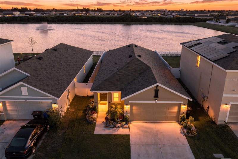 3 bedroom Single Family Residence at 588 Olive Conch Street, Shell Cove Ph 1, Ruskin — photo 3
