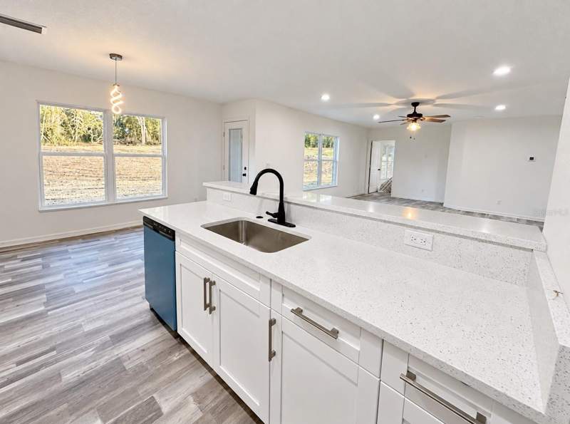 4 bedroom Single Family Residence at 16440 Medley Road, Royal Highlands, Weeki Wachee — photo 2