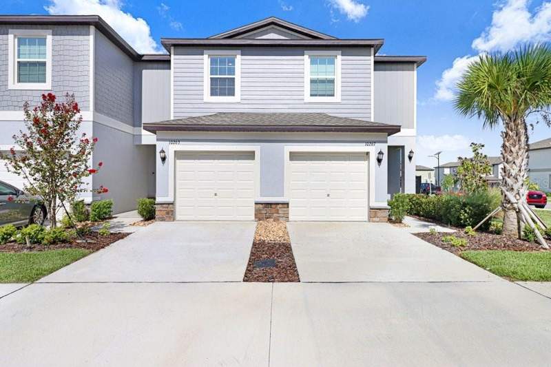 2 bedroom Townhouse at 10263 Trumpet Honetsuckle Way, Mirada Townhomes, San Antonio — photo 2