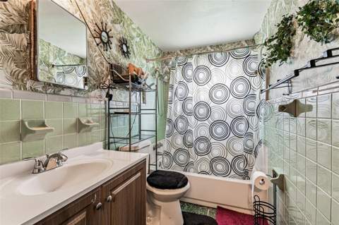 7512 Rhode Island Drive, Tampa FL - photo 6 of 18