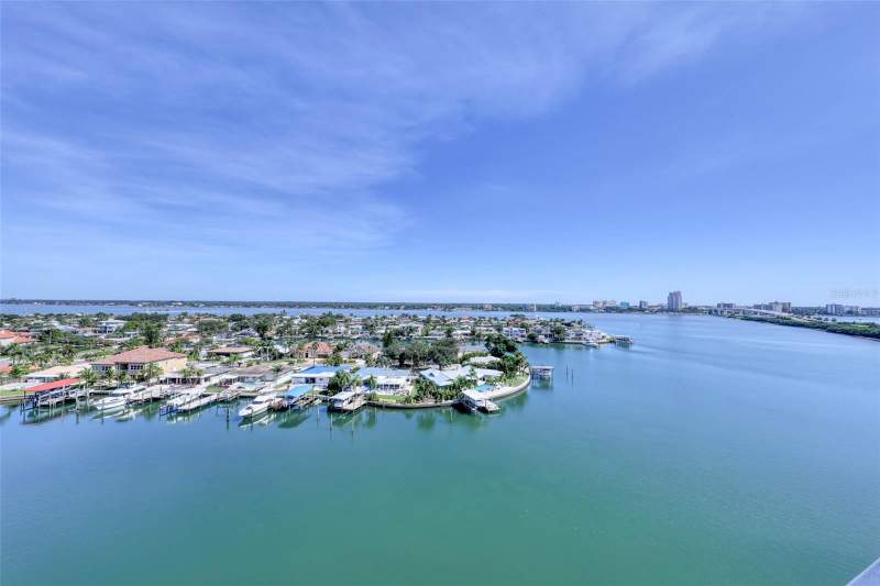 2 bedroom Condominium at 31 Island Way #1404, Horizon House Co-Op, Clearwater — photo 3