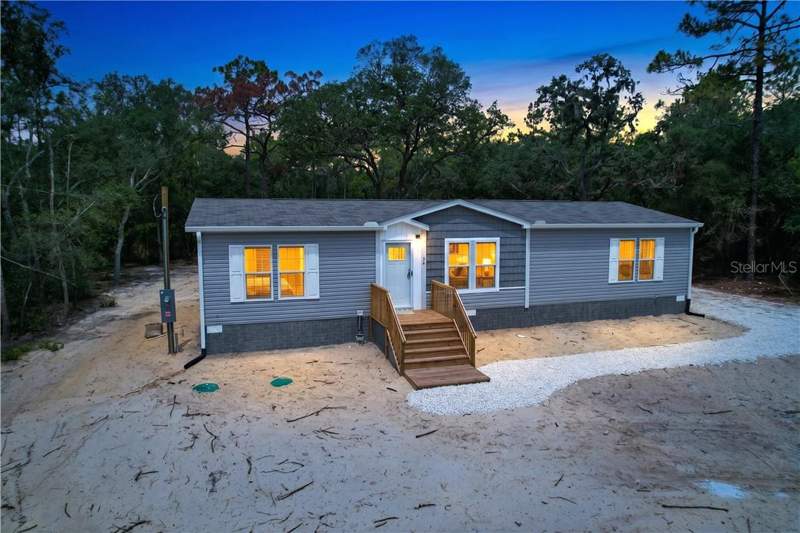 3 bedroom home at 96 S Thayer Avenue, Lecanto, Lecanto — photo 3