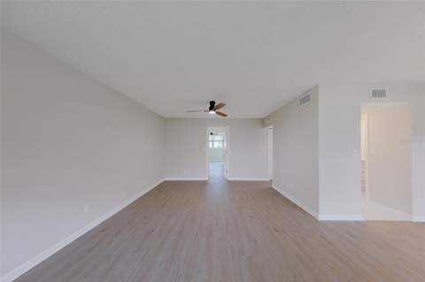 4715 Bay Street #132, St Petersburg FL - photo 6 of 41