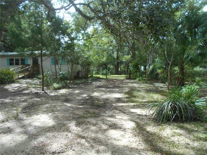 3 bedroom Manufactured Home at 20425 NE 143rd Street, Frst Hills Campsites, Salt Springs — photo 4
