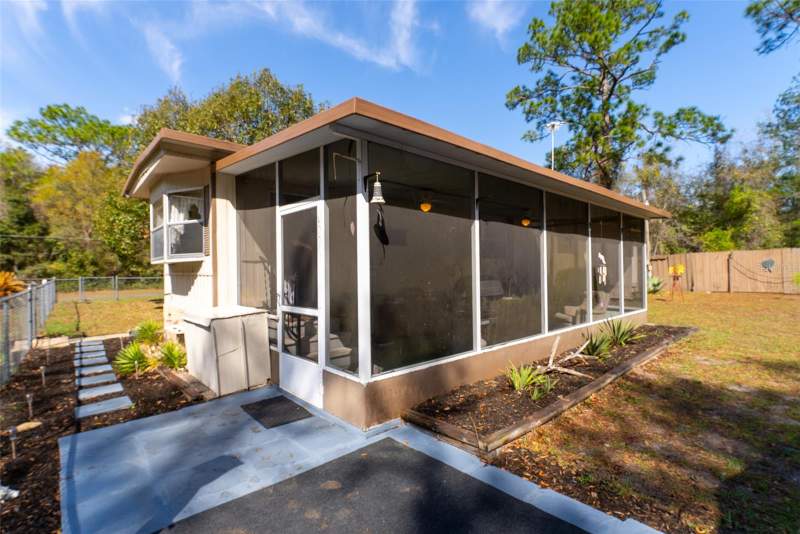 2 bedroom Mobile Home at 14881 NE 147th Avenue, Eureka Shores, Fort Mc Coy — photo 2