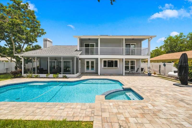 4 bedroom Single Family Residence at 13101 Burnes Lake Drive, Burnes Lake Estates Unit 1, Tampa — photo 4