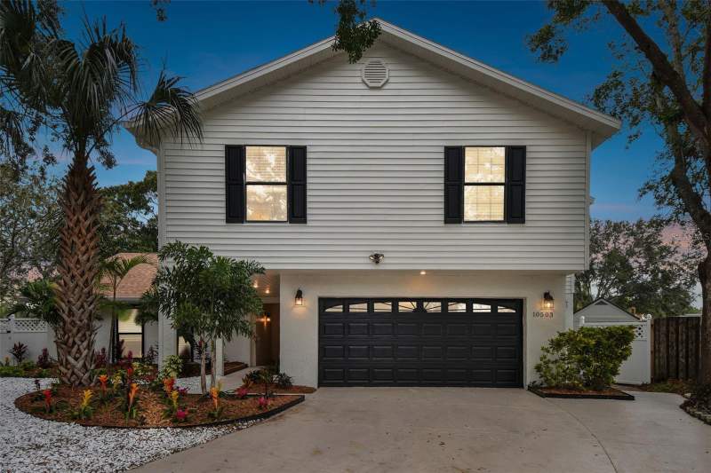 6 bedroom Single Family Residence at 10503 Nile Court, Bay Port Colony Ph III Un 1, Tampa — photo 2
