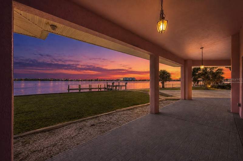3 bedroom Single Family Residence at 1468 Lemon Bay Drive, Point Pines, Englewood — photo 2