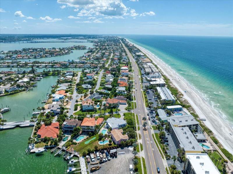 4 bedroom Single Family Residence at 101 Harrison Avenue, Belleair Beach Yacht Club Estates, Belleair Beach — photo 5