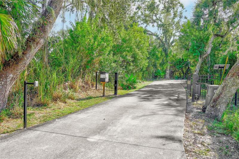 4 bedroom Single Family Residence at 3410 26th Avenue, Bradenton, Bradenton — photo 4