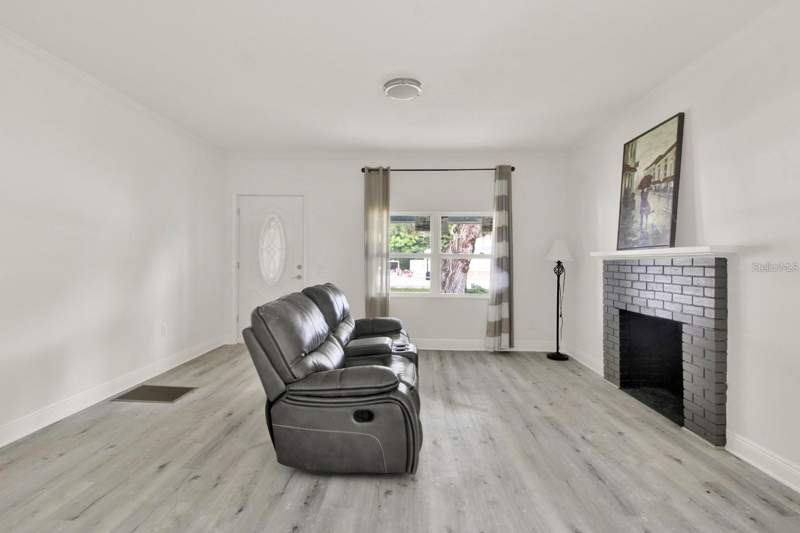 3 bedroom Single Family Residence at 500 N 13th Street, Sunshine Park, Leesburg — photo 3