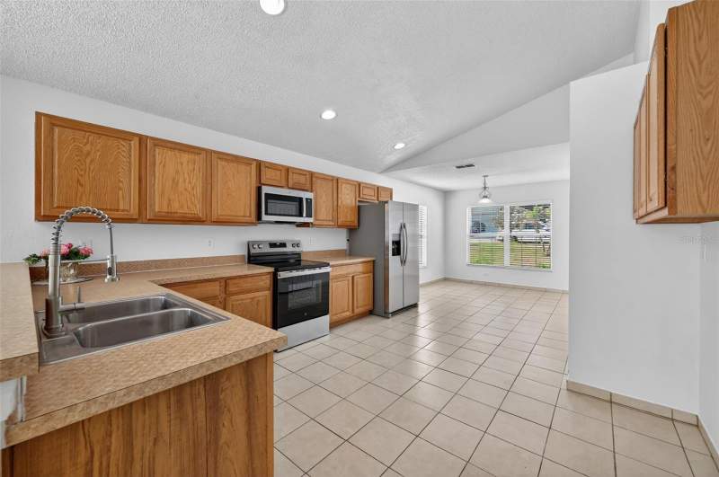 3 bedroom Single Family Residence at 2041 Newtown Road, Lexington Village Ph I, Groveland — photo 4
