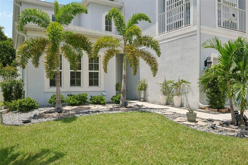 5 bedroom Single Family Residence at 9085 Spruce Creek Circle, The Sanctuary At Oak Creek, Riverview — photo 2