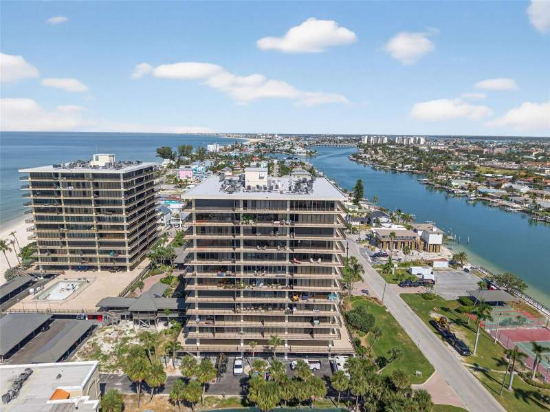 2 bedroom Condominium at 7600 Bayshore Drive #902, Mansions By The Sea Condo, Treasure Island — photo 4