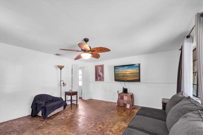 3 bedroom Single Family Residence at 1846 51st Street, Tangerine Bus Center Sub, Gulfport — photo 2