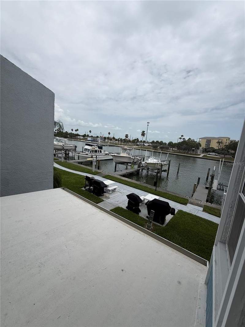 2 bedroom Townhouse at 315 Medallion Boulevard #H, Madeira Beach Yacht Club Condo, Madeira Beach — photo 4