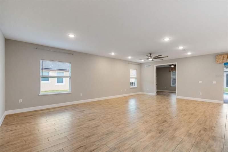 4 bedroom Single Family Residence at 714 Oaks Shores Road, Leesburg Majestic Oaks Shores, Leesburg — photo 4