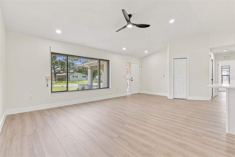 2 bedroom Single Family Residence at 1337 Valiant Avenue, Spring Hill, Spring Hill — photo 4